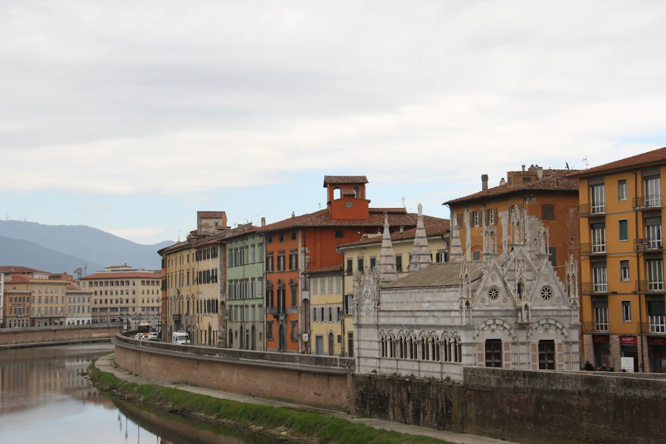 Santa Maria della Spina sul Lungarno di Pisa